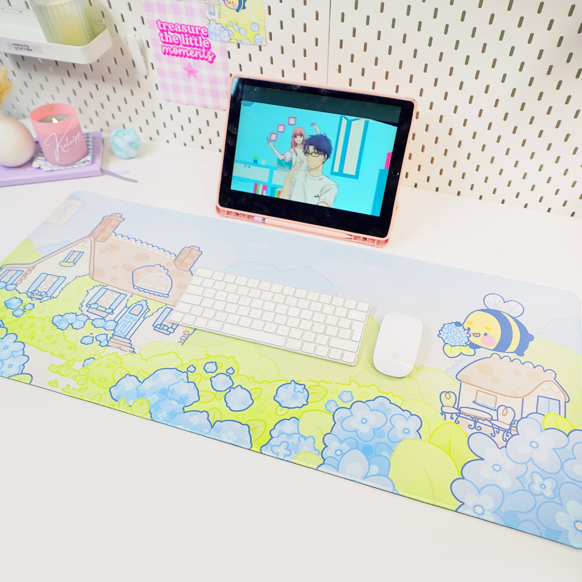 Blue Hydrangea XL Gaming Mouse Pad | Cottagecore Bumblebutt Desk Mat | Kawaii Floral Aesthetic Decor | Katnipp Studios