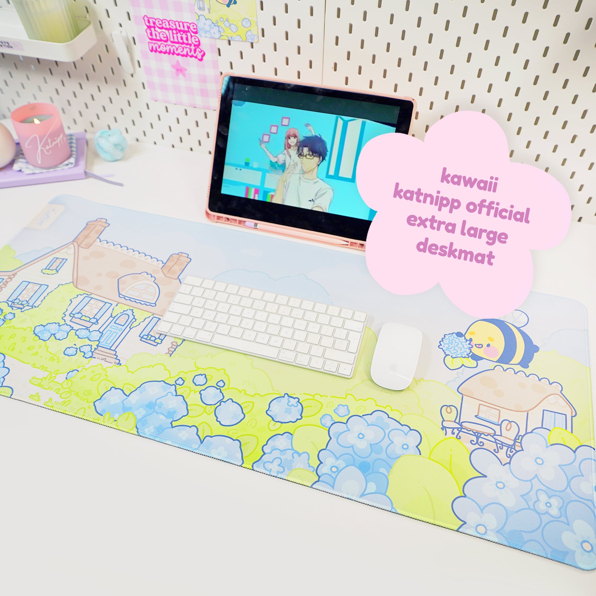 Blue Hydrangea XL Gaming Mouse Pad | Cottagecore Bumblebutt Desk Mat | Kawaii Floral Aesthetic Decor | Katnipp Studios