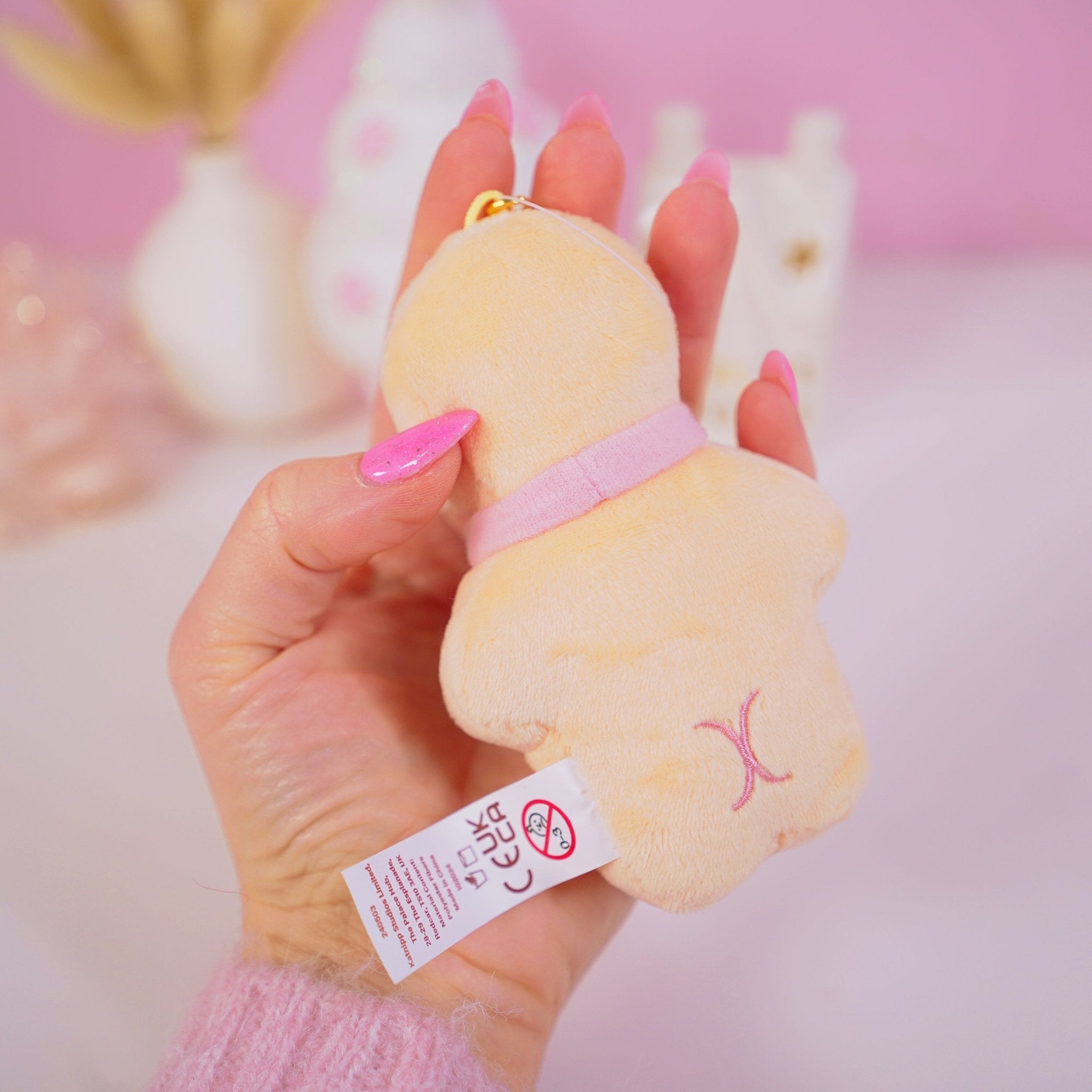 Gingie Gingerbread Kawaii Keychain Plushie | Cute Soft Toy Charm | Adorable Mini Gingerbread Ornament for Bags, Keys & Gifts Katnipp character product